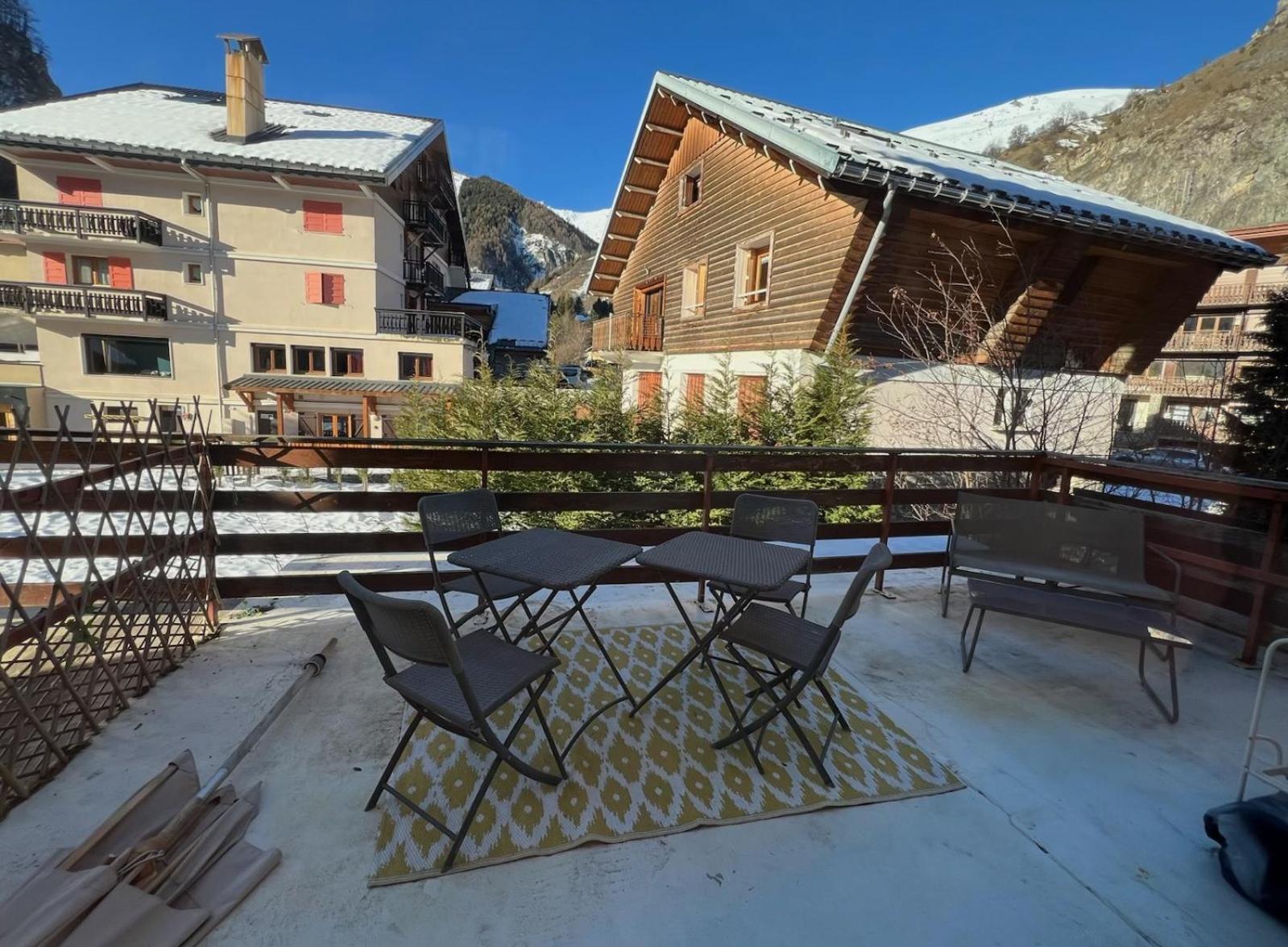 Jaune Genepi - 4 Personnes - 49M2 Et 17M2 Terrasse วัลลัวร์ ภายนอก รูปภาพ